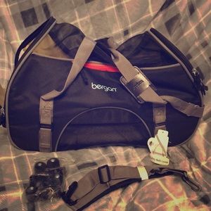 PET CARRIER WITH WHEELS